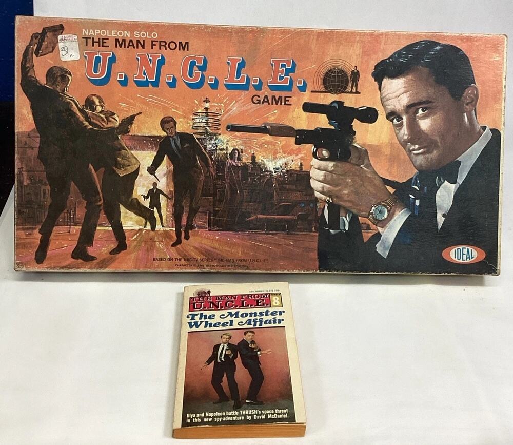 Vintage 1965 Napoleon Solo The Man From U.N.C.L.E. Board Game & Book (1967)